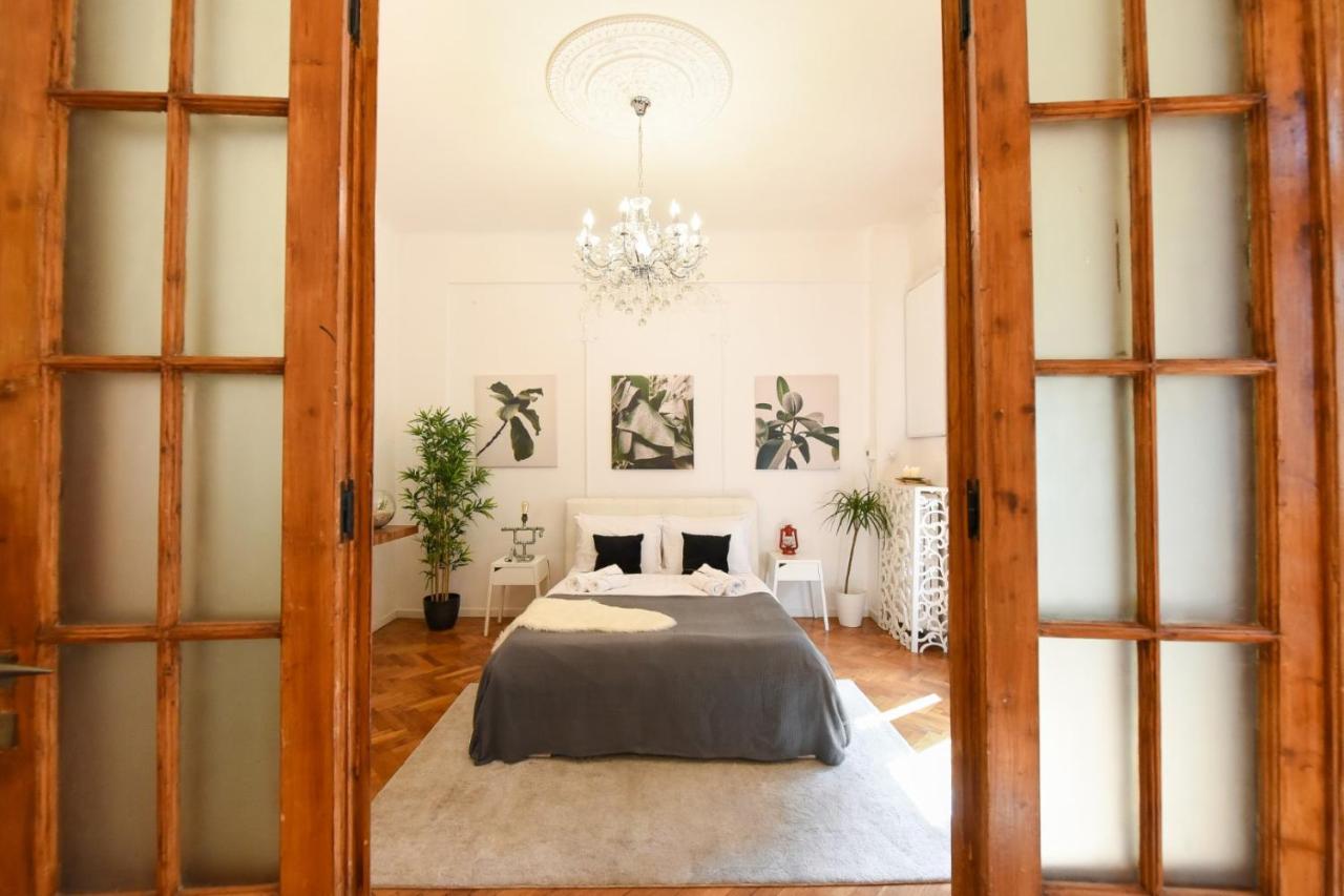 Ferienwohnung Love.Travel.Explore ♥️Apt W/ Balcony In Old Town Bukarest Exterior foto